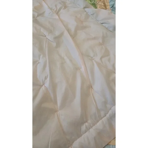 Vintage Handmade Quilt 72x89 Retro Nylon Silky Material Pastel Patchwork Blanket - Picture 5 of 8